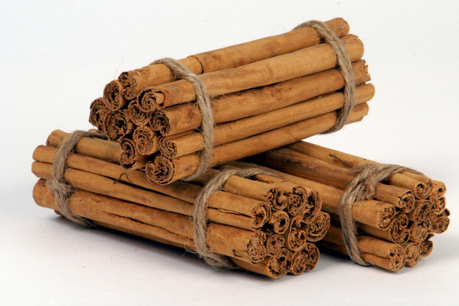 Cinnamomum zeylanicum (Ceylon Cinnamon- Dried Bark and Powder)